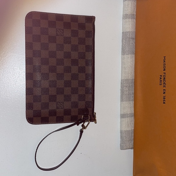 Authentic Louis Vuitton Neverfull MM Damier Ebene with pochette - Picture 9 of 15